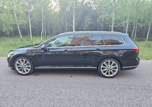 Volkswagen Passat cena 67900 przebieg: 217000, rok produkcji 2015 z Śrem małe 742